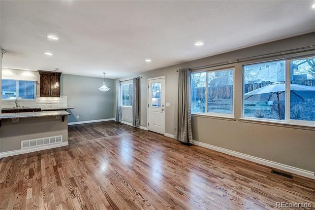 Building Photo - 953 Shadow Mountain Dr