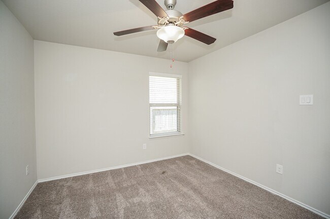 Building Photo - 4402 Modica Dr