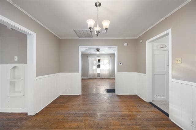 Building Photo - 806 Buckalew St