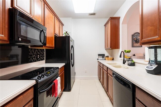 Building Photo - 3344 Robert Trent Jones Dr