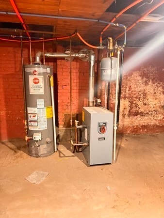 Building Photo - 121 Newton St