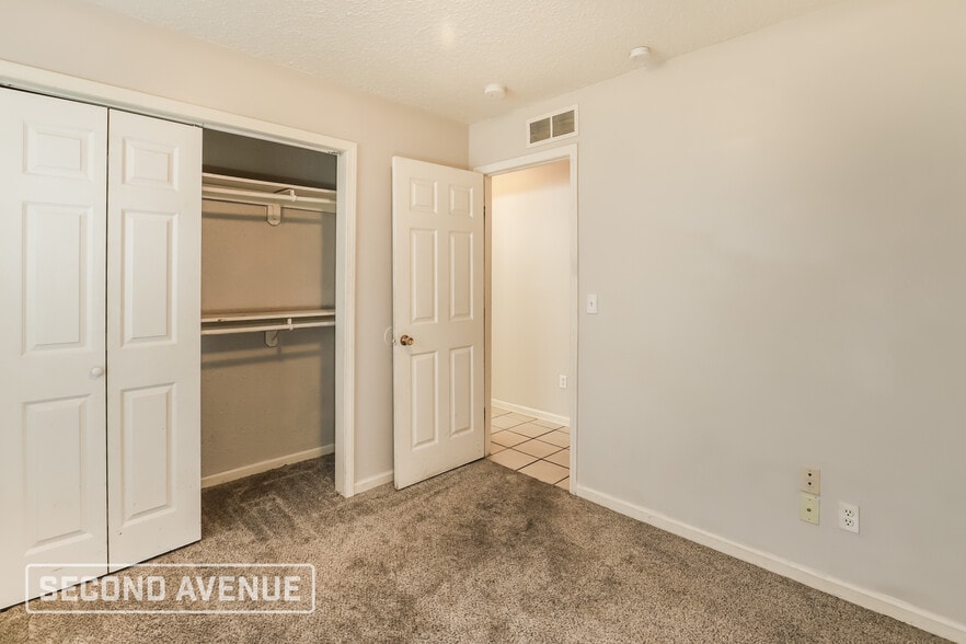 Building Photo - 2833 Kensington Ave