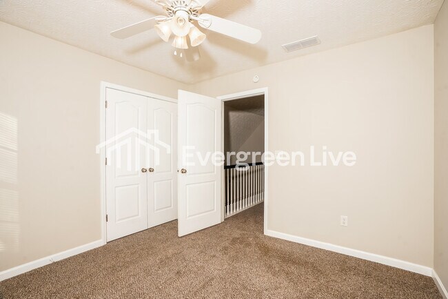 Building Photo - 102 Ruby Way