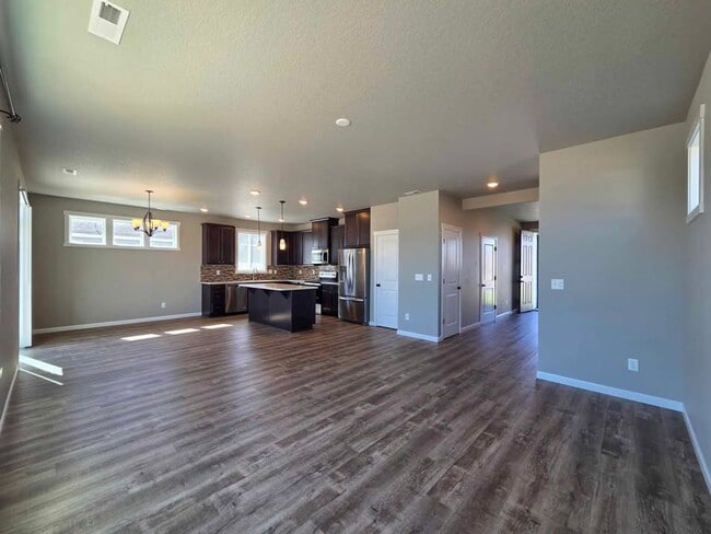 Building Photo - Stunning 3 Bedroom Home In Quincy!