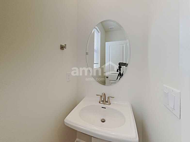 Building Photo - 12433 83rd Ave E