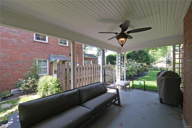 Building Photo - 937 S Bemiston Ave