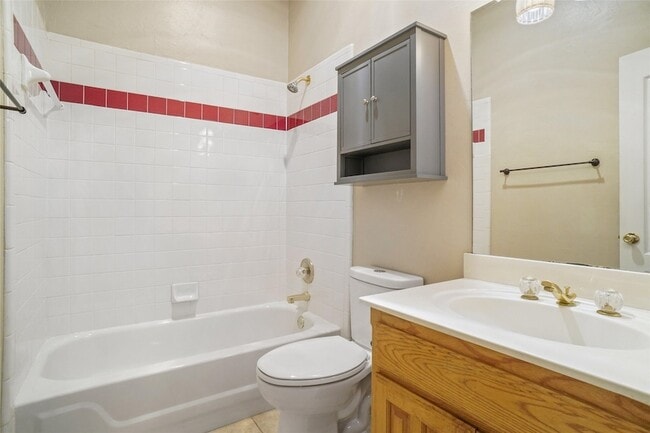Building Photo - 1025 Westgrove Dr