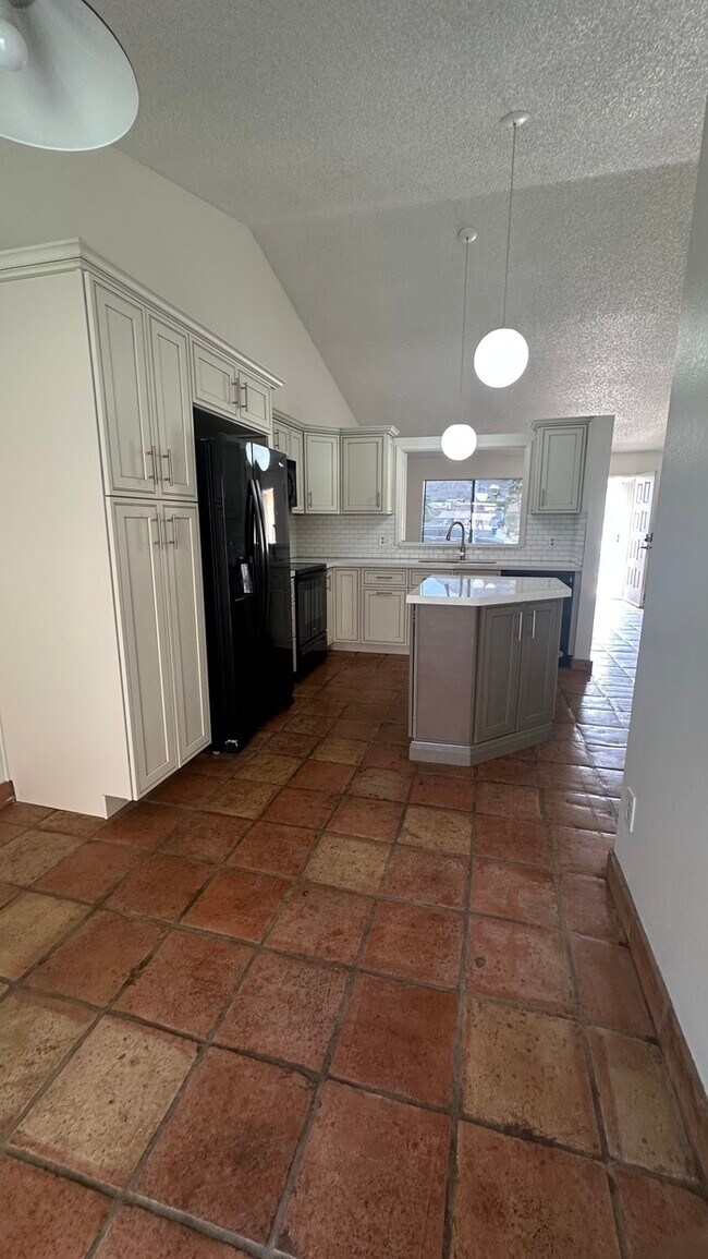 Building Photo - North Phoenix 2 bedroom Duplex