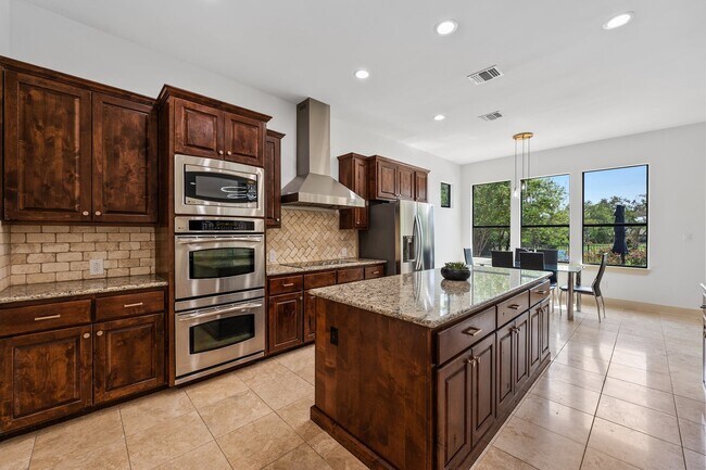 Building Photo - 206 Lido St