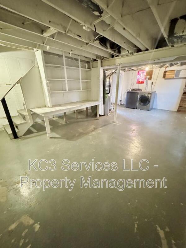 Building Photo - 200 NW 22nd St