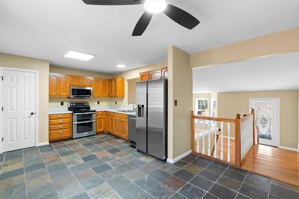 Building Photo - 585 Bethany Woods Dr