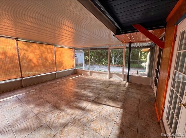 Building Photo - 7660 W Tropical Ln