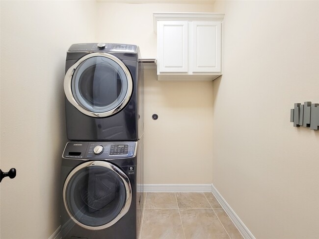 Building Photo - 2822 Ember Pass Ln