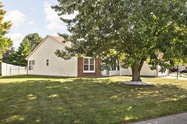 Building Photo - 3202 Grandview Way