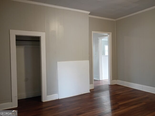 Building Photo - 211 Arnco 6th St