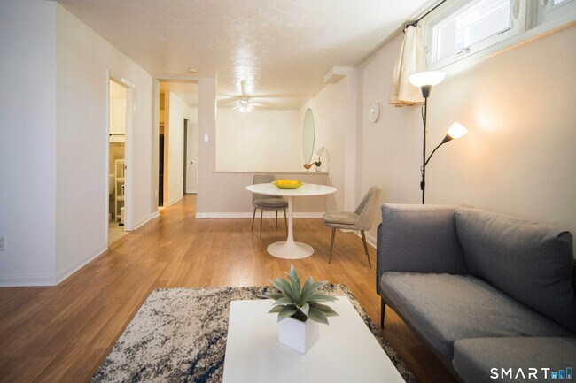 Building Photo - 120 Wooster St