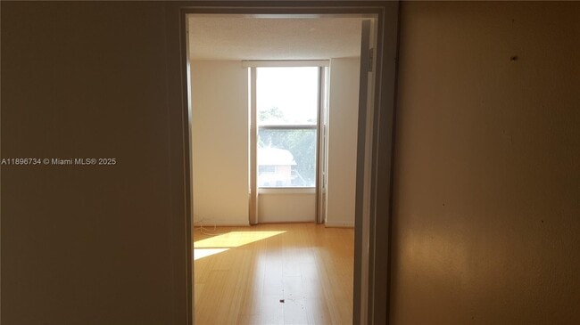 Building Photo - 2020 NE 135th St