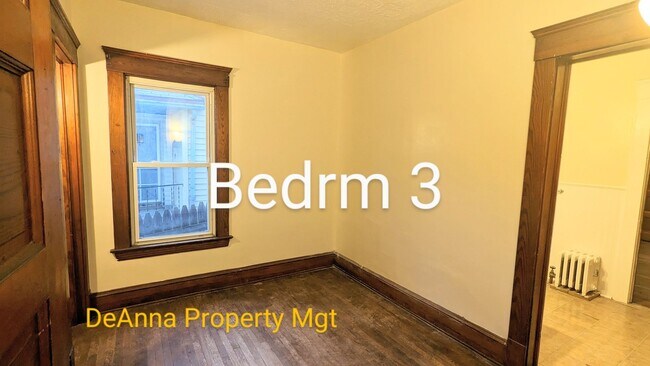 Building Photo - 3801 Mapledale Ave