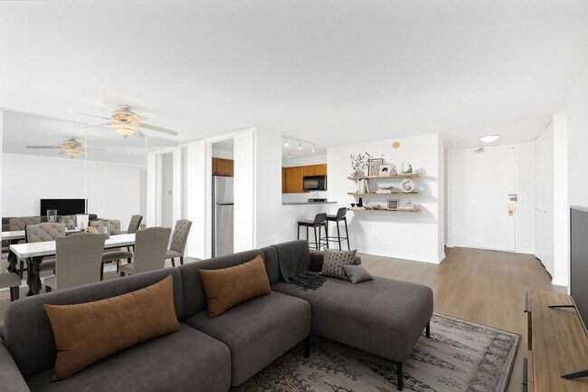 Building Photo - 655 W Irving Park Rd