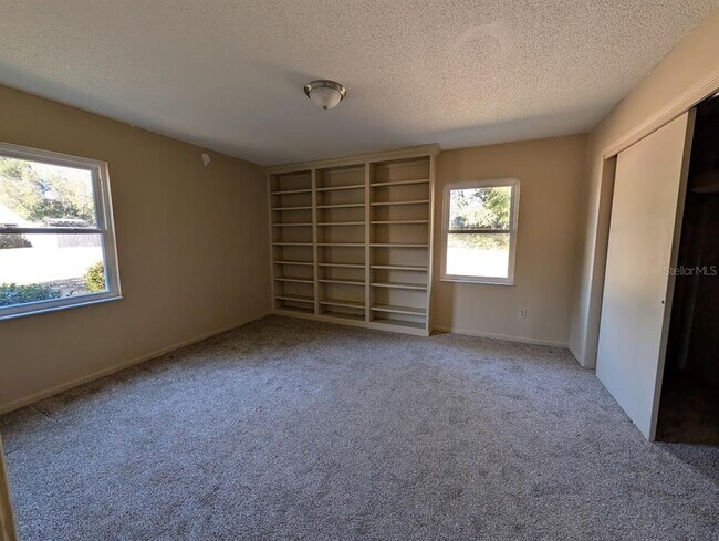 Building Photo - 149 SW Blueberry Pl