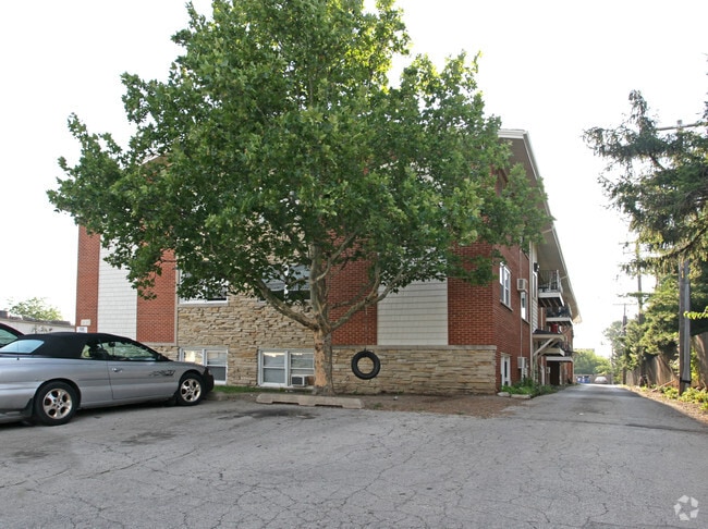 Building Photo - 285 N Richmond Ave