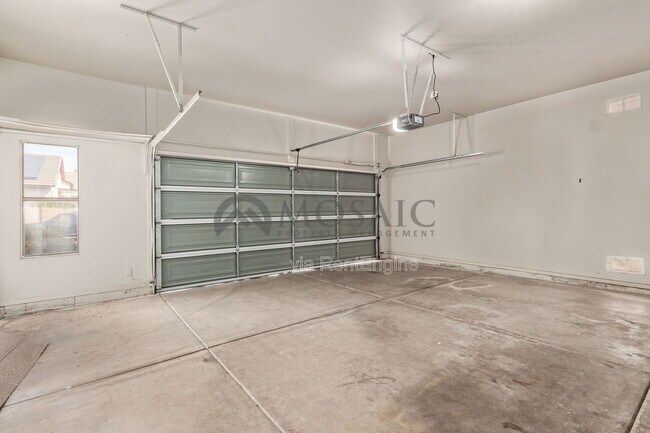 Building Photo - 1112 N Wade Dr