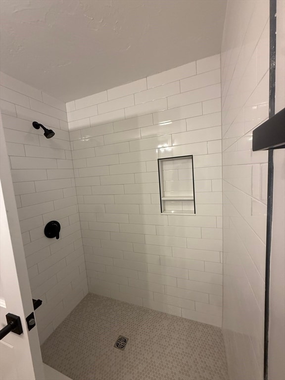 Building Photo - 250 W Fifth St