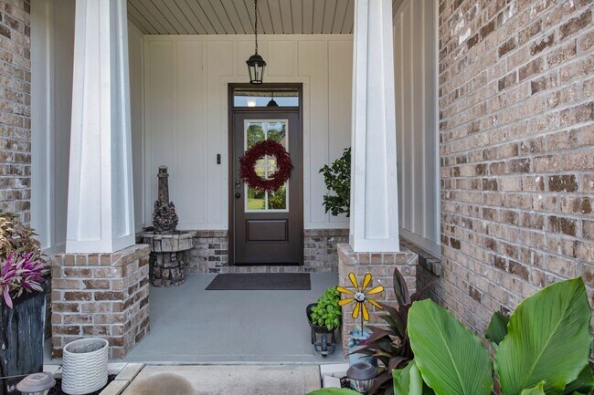 Building Photo - 5718 Oak Hvn Ln