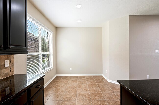 Building Photo - 6526 Hunters Creek Ln