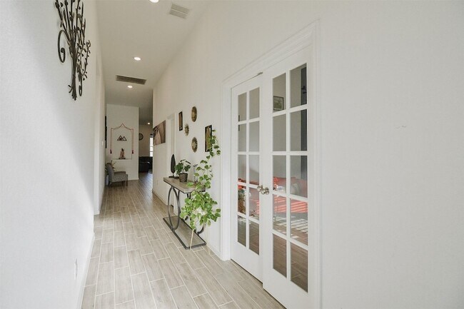 Building Photo - 9407 Camden Clf Ct