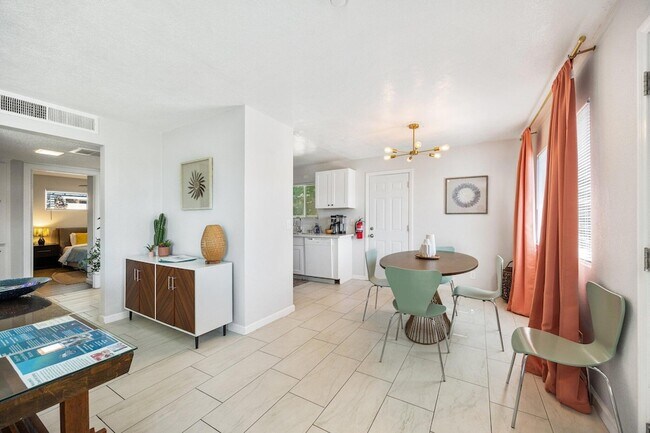 Building Photo - 13215 Deodar Ave