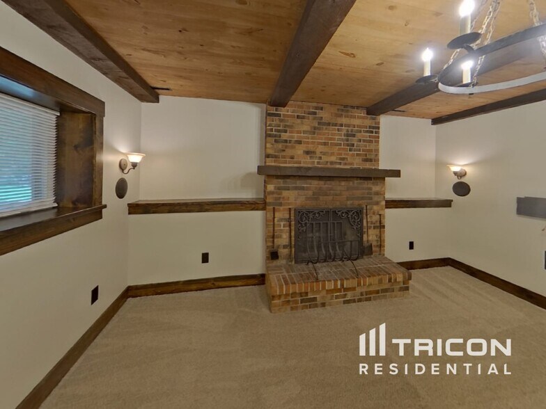 Building Photo - 7407 Laredo Dr
