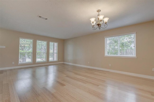 Building Photo - 17010 Grampin Dr