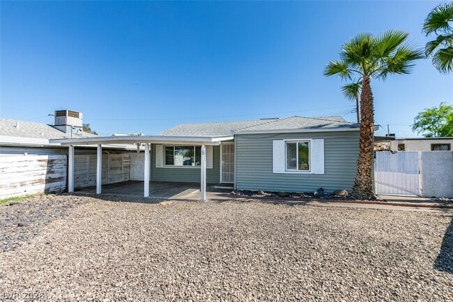 Building Photo - 5 Mallory St