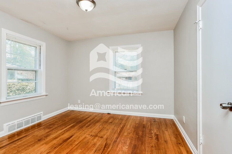 Building Photo - 6905 Raymond Ave