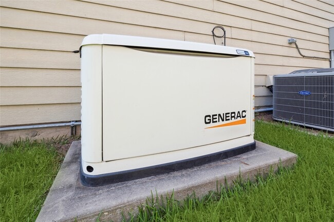 Building Photo - 23634 Wildwood Green Way