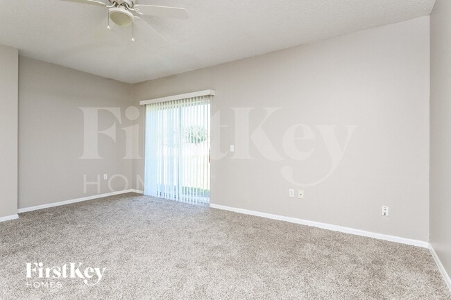 Building Photo - 702 Cotulla Dr