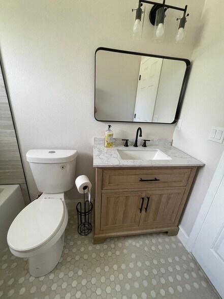 Building Photo - 23811 Sunset View