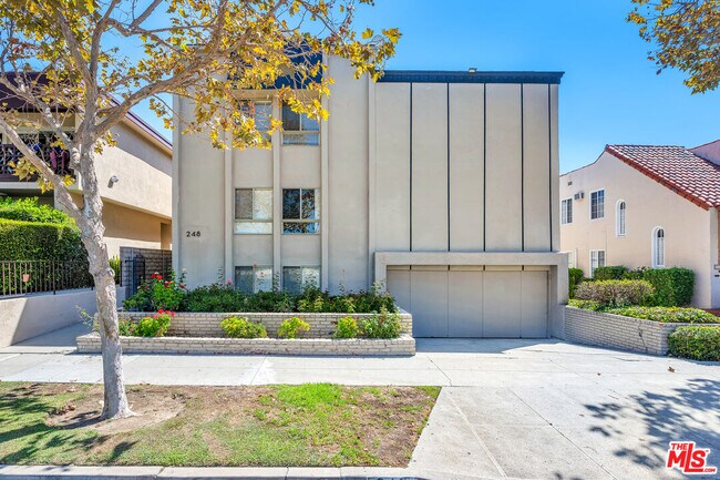 Building Photo - 248 Rexford Dr