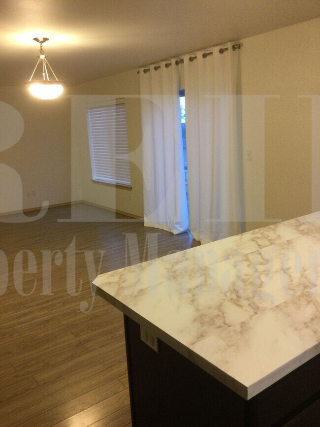 Building Photo - Mountain Views - 3 Bedroom Poulsbo Rambler