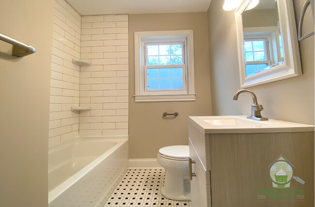 Building Photo - 10 Auburn St