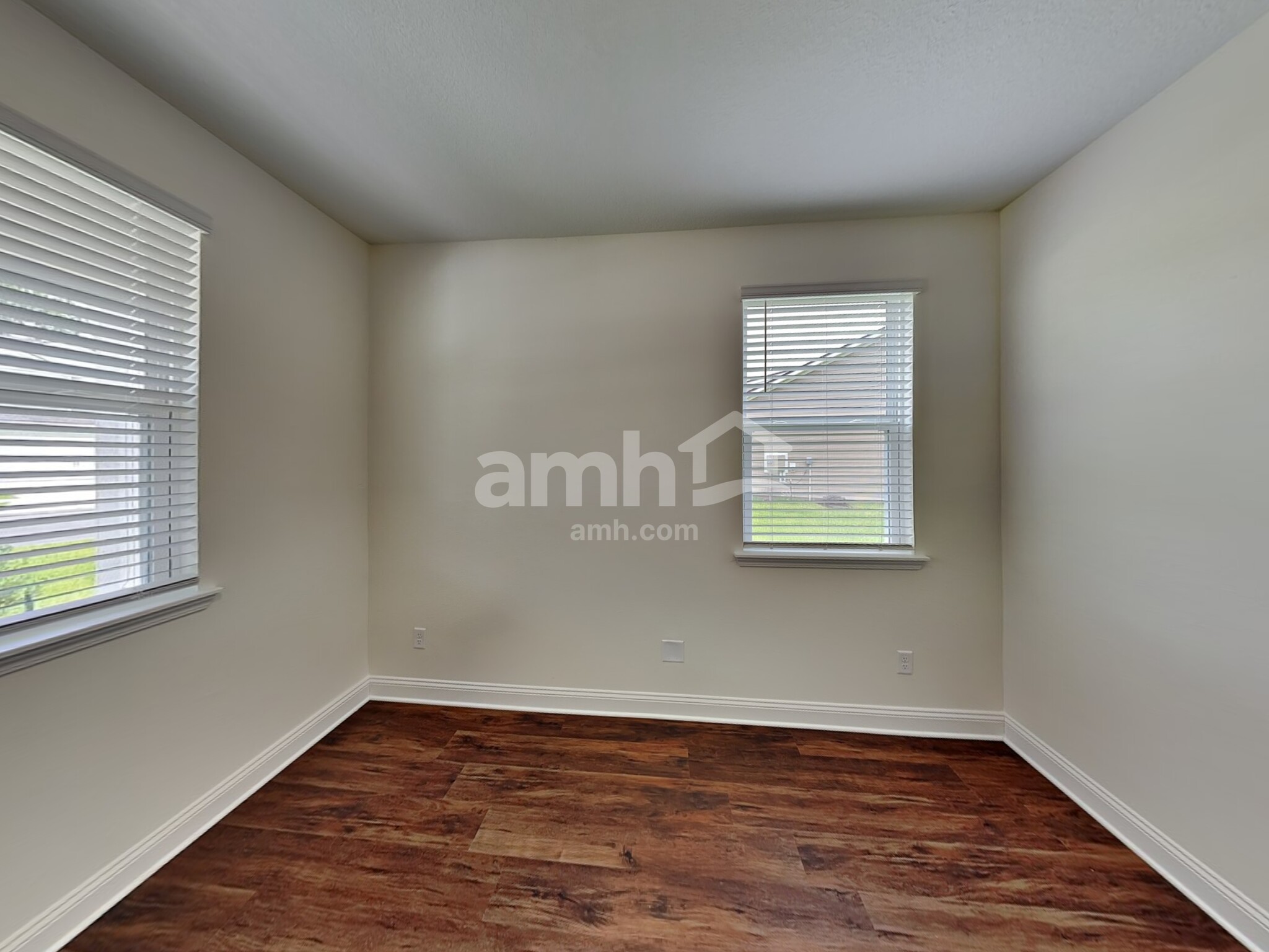Building Photo - 352 Banyan Frst Dr