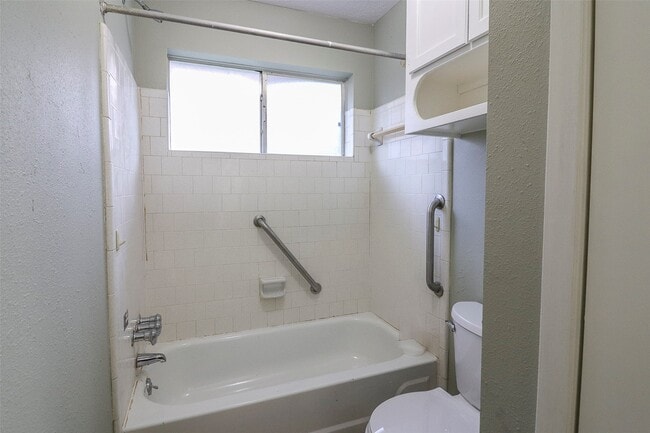 Building Photo - 2706 Orion Dr
