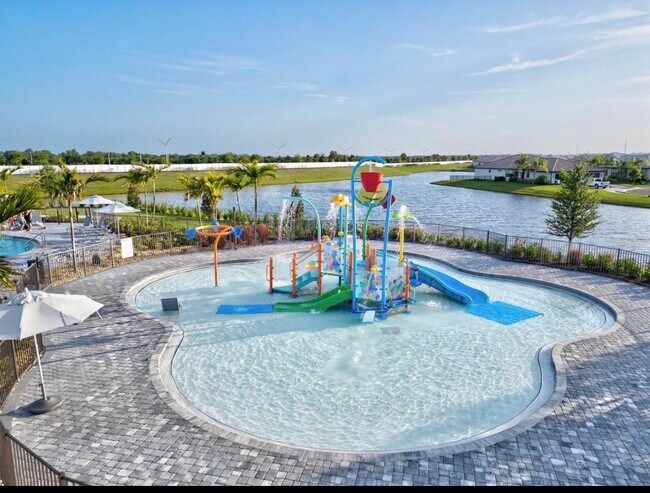 Building Photo - 15519 Sunny Day Dr