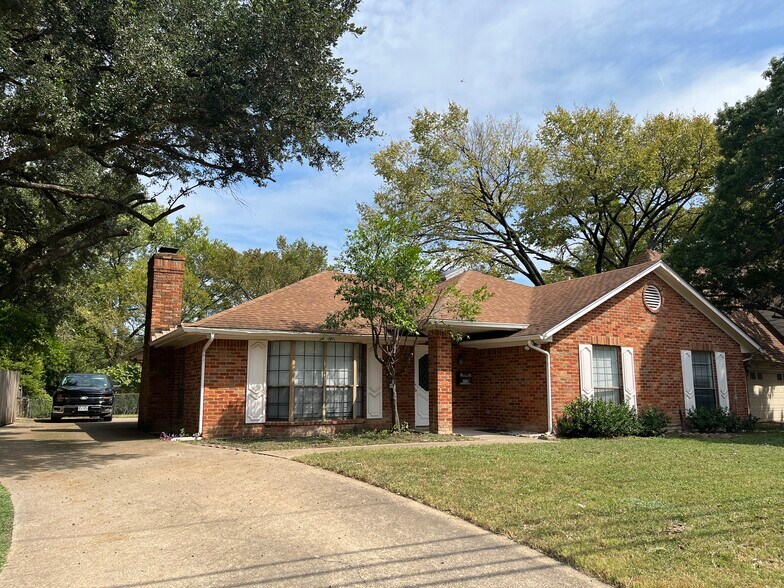 Building Photo - 6928 Walling Ln