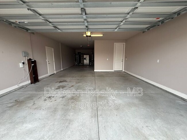 Building Photo - 3325 Show Jumper Ln