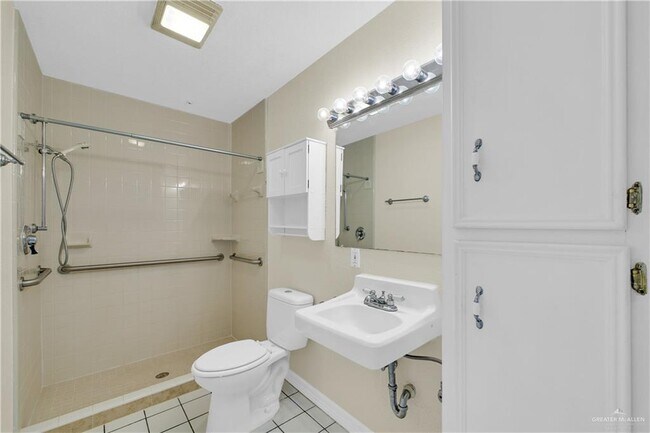 Building Photo - 25 N 1st St