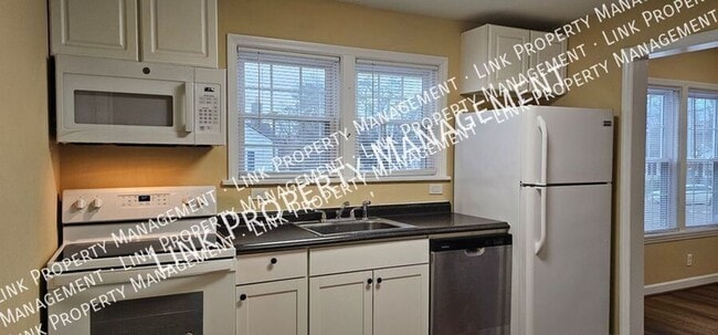 Building Photo - 129 N Moore Rd