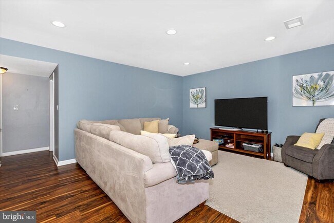 Building Photo - 3004 Peebles Ct