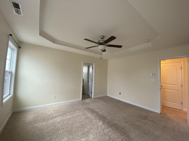 Building Photo - 5407 Nessee St
